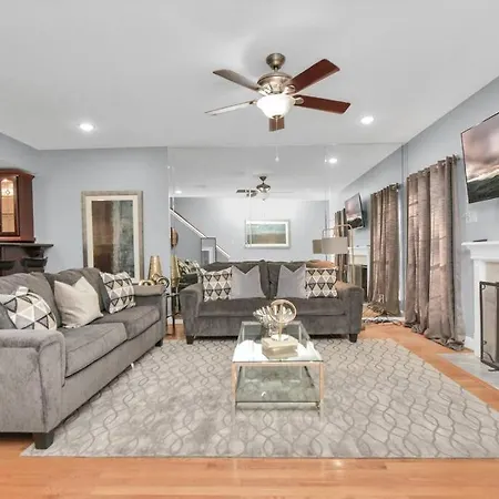 5B Nrg Arena Townhome